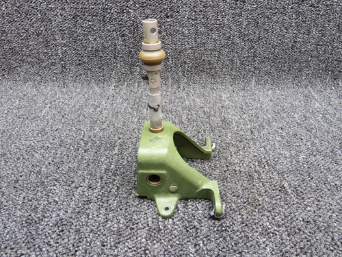 Cessna 0841107-2 / 0843418-1 Cessna 310R Bracket Emergency Gear Extension W/ Shaft