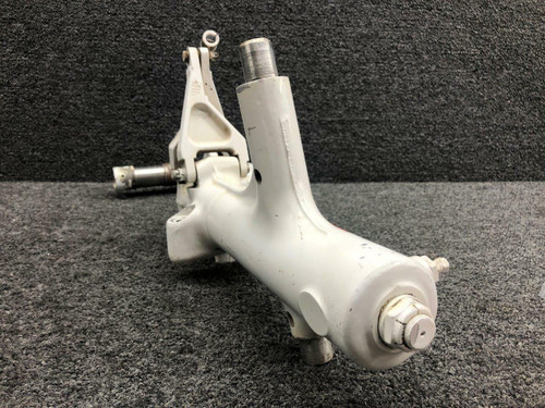 Piper 96766-017 / 105041-002 Piper PA34-200T Main Gear Strut Assy RH W/ Torque Links