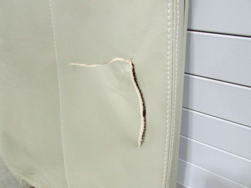 96827-003 Piper PA34-200T Seat Assembly Center RH (Rail Width: 13")