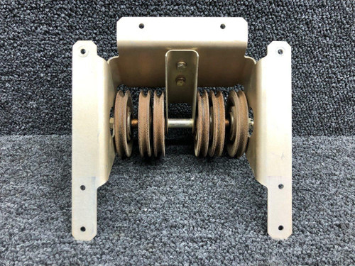 Cirrus 14981-001 / MS20220-2 Cirrus SR22 Flight Control Pulley Set W/ Brackets