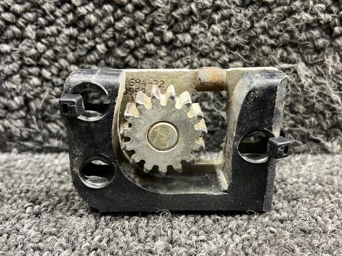 0711694-29 Cessna T206H Cargo Door Aft Clutch