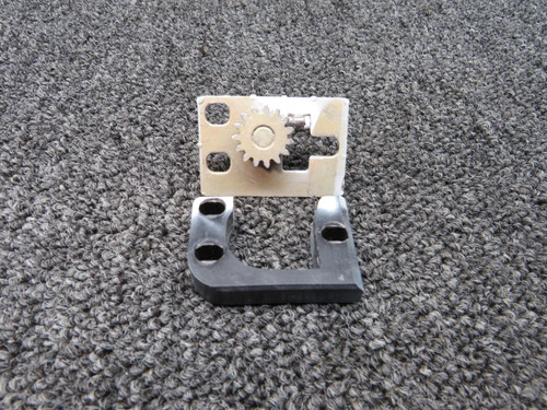 0711694-29 Cessna T206H Cargo Door Aft Clutch