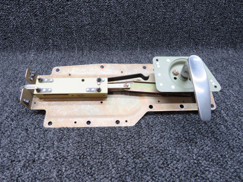 1211370-10 / 0517039-5 Cessna T206H Forward Cargo Door Latch W/ Handles
