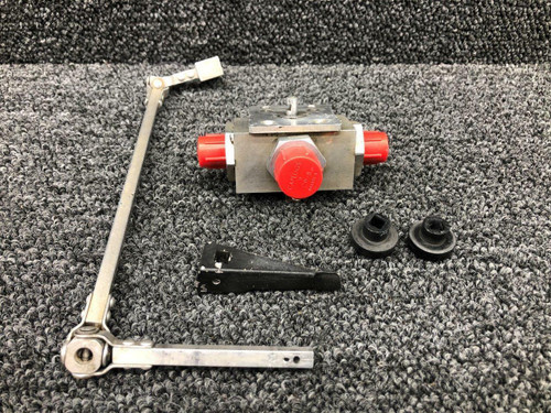 Cessna Aircraft Parts 0513120-8 / 0513382-13 Cessna 172H Fuel Selector Valve Assembly W/ Handle