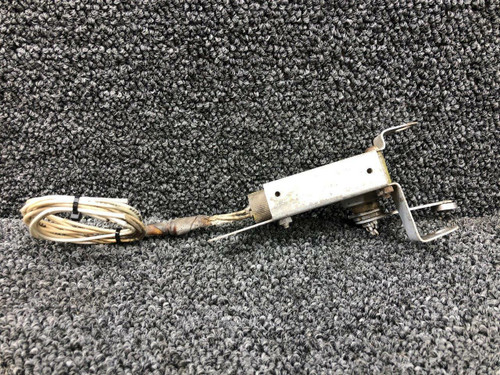 Cessna Aircraft Parts ISE3-3 / 0841000-14 Cessna 320A Main Gear Limit Switch W/ Mounting Bracket