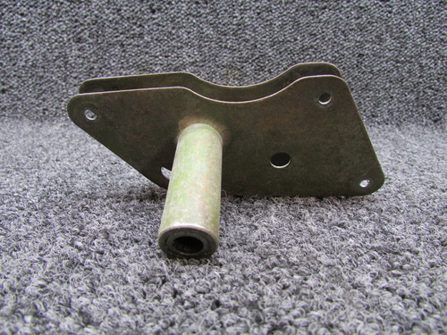 0422430-1 Cessna 172N-A185F Aileron Bellcrank LH