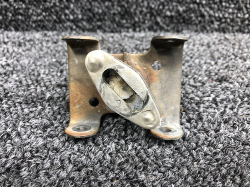 1511439-7 / 1511439-8 Cessna T337G Upper Cabin Door Handle Shaft W/ Bracket