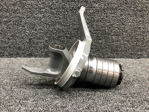 A005-15 Robinson R22 Main Rotor Spindle Assembly w Boot and Bolts