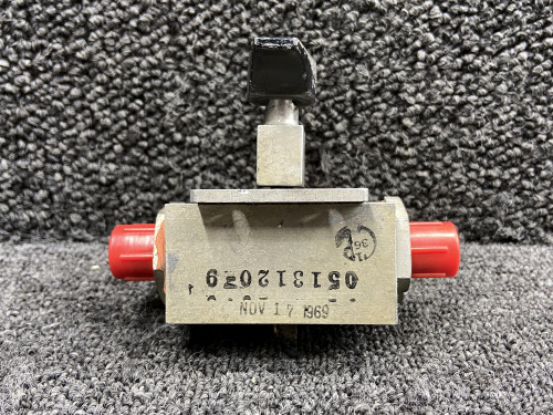 0513120-9 Cessna 177B Fuel Valve Selector Assembly w Handle