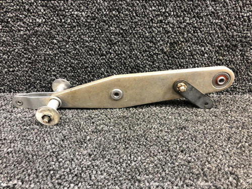 Cessna Aircraft Parts 0760675-3 / 0761202-4 Cessna 182M AFT Elevator Bellcrank W/ Links