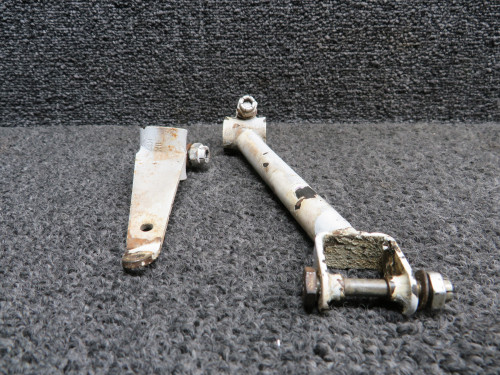 550015-005, 550015-003 Mooney M20J Main Gear Door Support LH