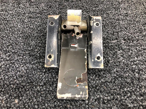 Piper Aircraft Parts 79515-007 Piper PA28R-200 Box and Handle Latch Mechanism Assembly