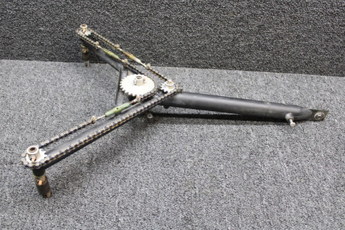 Cessna Aircraft Parts 0413369-2 Cessna 150F Control Y Column Assembly 