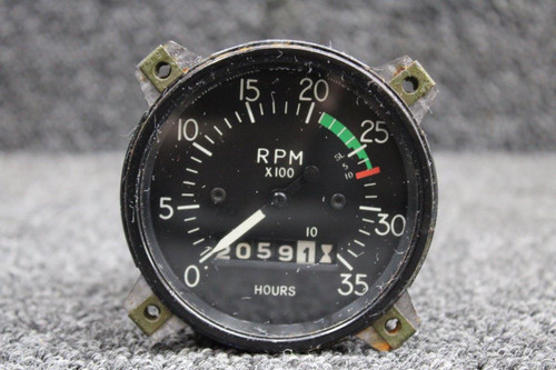 Stewart-Warner C668020-0121 Stewart Warner RPM / Tachometer Indicator (Hours: 2059.1) (SA) 