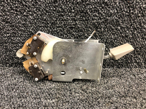 0560021-1, 0560022-8 Cessna R172K Flap Position Lever W/ Switches and Support