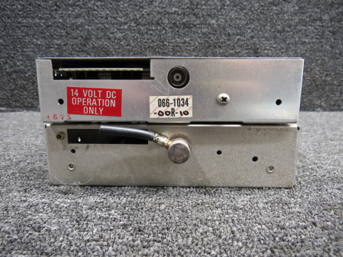 066-1034-00 King Radio KT-76 Transponder Unit w Tray and Mods (Volts: 14)