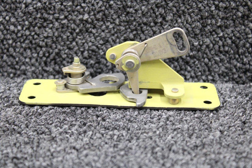 Cessna Aircraft Parts 0911915-7 (Use: 0911915-17) Cessna 162 Cabin Door Latch Assembly Forward LH 