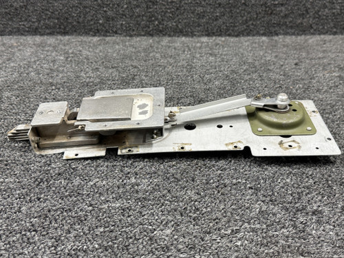 0511256-2 Cessna 172I Cabin Door Latch Assy RH