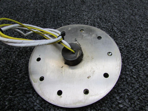 Gull Airborne 020-924-001 (Alt: 9910082-29) Gull Fuel Quantity Tank Unit with Retainer (28V) 