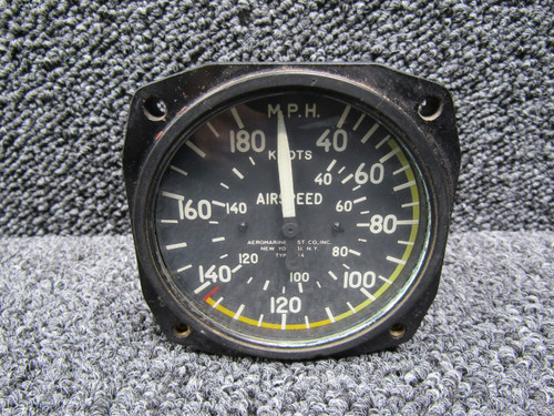 544 Aeromarine Airspeed Indicator (40-150 Knots) (Cracked Ear)