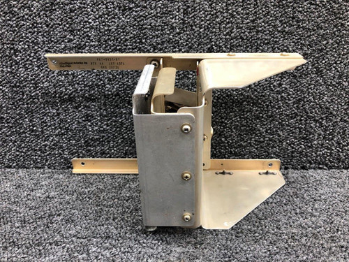 Piper Aircraft Parts 047-6836-02, 047-6830-01 Piper PA46-350P Autopilot Servo Mounting Bracket Set 