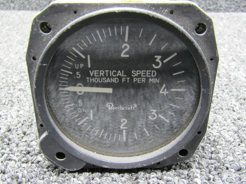 7040 United Instruments Vertical Speed Indicator, Lighted