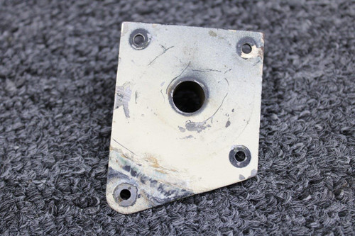 Piper Aircraft Parts 65567-000, 20747-000 Piper PA28-235 Cabin Door Latch Plate and Link (No Shaft) 