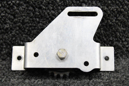 1261472-1, 1261470-1 Cessna T210M Rudder Trim Sprocket and Support Assembly