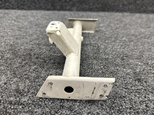 95-410030-25 (Use: 002-410032-17) Beech 95-B55 Nose Gear Support Assembly