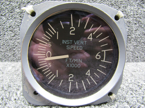 30660-1117 (Alt: C661006-0201) Aerosonic Vertical Speed Indicator (0-6000 Fpm)
