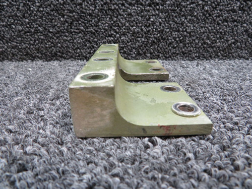 0511495-10 Cessna 170A Landing Gear Attach Angle LH or RH