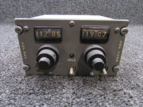 G-4704 Gables VHF NAV-Communication Unit (Broken Switch)