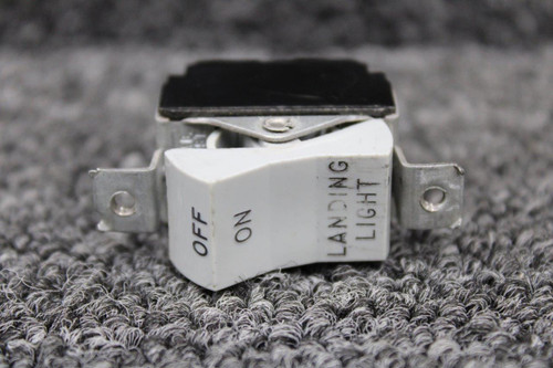 587-827 Eaton Landing Light Rocker Switch (Volts: 125 or 250)