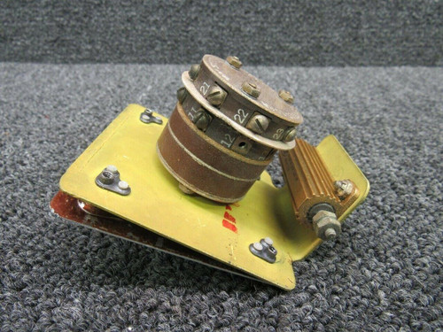 XW21527, 44112-000 Piper PA31-310 Switch Windshield Wiper with Bracket