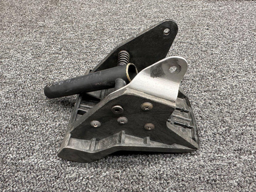 0760678-1 Cessna R182 Pilot Rudder Pedal Inboard Assembly