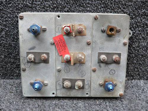 Does Not Apply Instrument Gauge Cluster Assembly (Volts: 12) (Broken Mounting Tabs) (Missing Glass) 