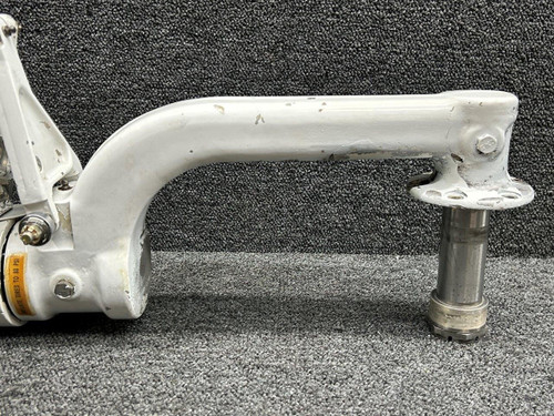 Piper Aircraft Parts 45504-009, 40257-003 Piper PA-31T Main Gear Strut Assembly RH with Link 