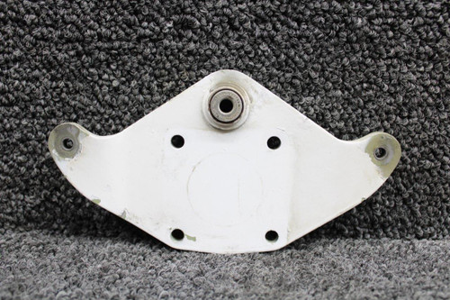 0534122-1 (Use: 0534128-1) Cessna 172S Elevator Bellcrank Aft