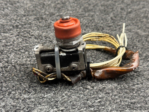 487-820 (Alt: 8AS28) Piper PA24-400 Nose Gear Switch Assembly