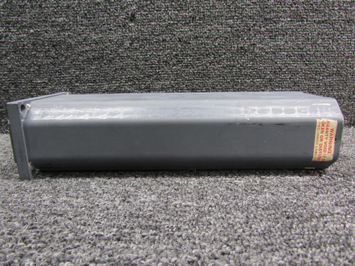 Cessna Aircraft Parts 9912147-10 (Alt: VSDL-0C204C) Cessna Oil Pressure Indicator (28V) (0-100 PSI) 