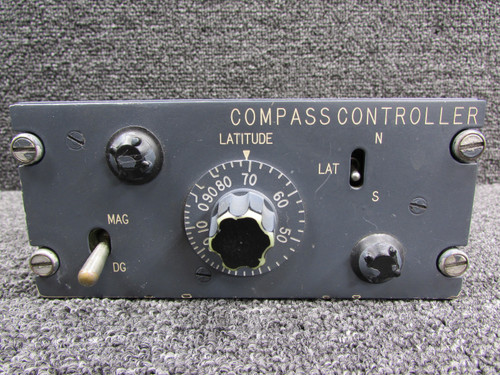 1775132-22 Sperry Compass Controller System (Worn Paint on Knobs)