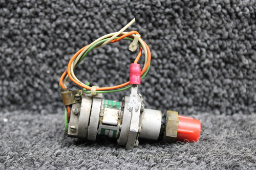 AV62-4000-4 (Alt: 0850452-8) Avionics Fuel Pressure Switch
