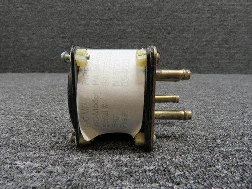 Airborne 1G5-4 Airborne Gyro Suction Indicator (Bent and Cracked Inlet) (Core) 