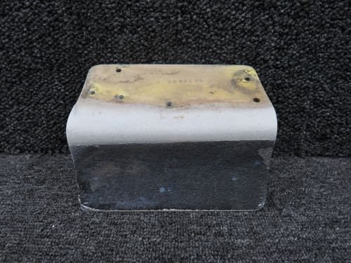 0513526-1 (Use: 0513418-201) Cessna 172R Refueling Step LH