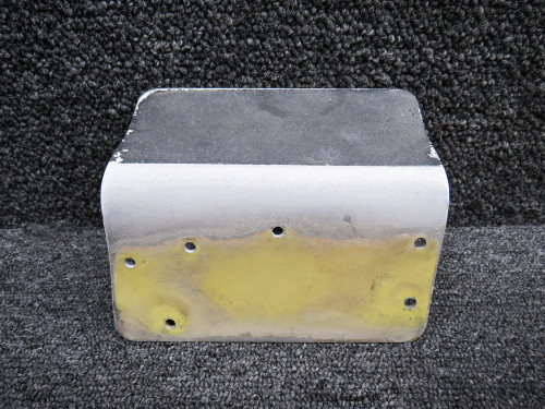 0513526-2 (Use: 0513418-202) Cessna 172R Refueling Step RH