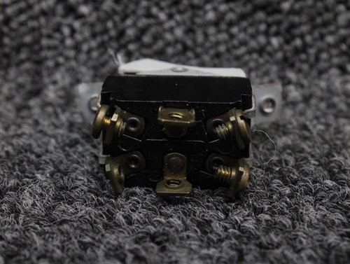 99377-015 Piper PA34-200T Navigation Light Switch