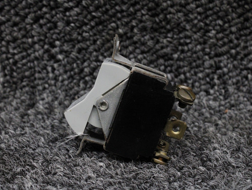 99377-015 Piper PA34-200T Navigation Light Switch