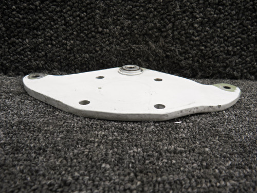 0534122-1 (Use: 0534128-1) Cessna 172R Elevator Bellcrank