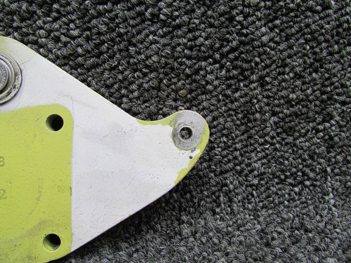 0534122-1 (Use: 0534128-1) Cessna 172R Elevator Bellcrank