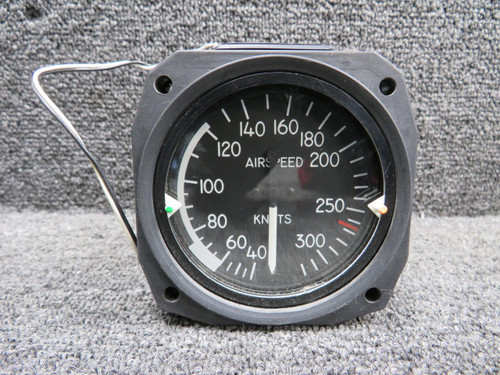 United Instruments 8040 United Instruments Airspeed Indicator, Lighted (28V) (Code: B.617) 